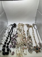 NECKLACE LOT OF 8