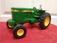 Green display tractor