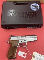 Sig Sauer P220S .45 auto Pistol