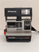 POLAROID 800 LAND CAMERA