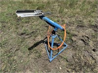 MANUAL OPERATED CLAY PIGEON THROWER