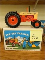 1/16 Toy Farmer 1990 Case 800 Tractor (NIB)
