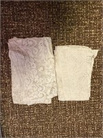 2 lace table cloths