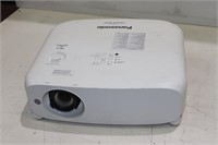 PANASONIC PT-VW535N LCD PROJECTOR