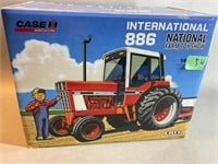 NIB Ertl 1/16 Case IH 886 Tractor