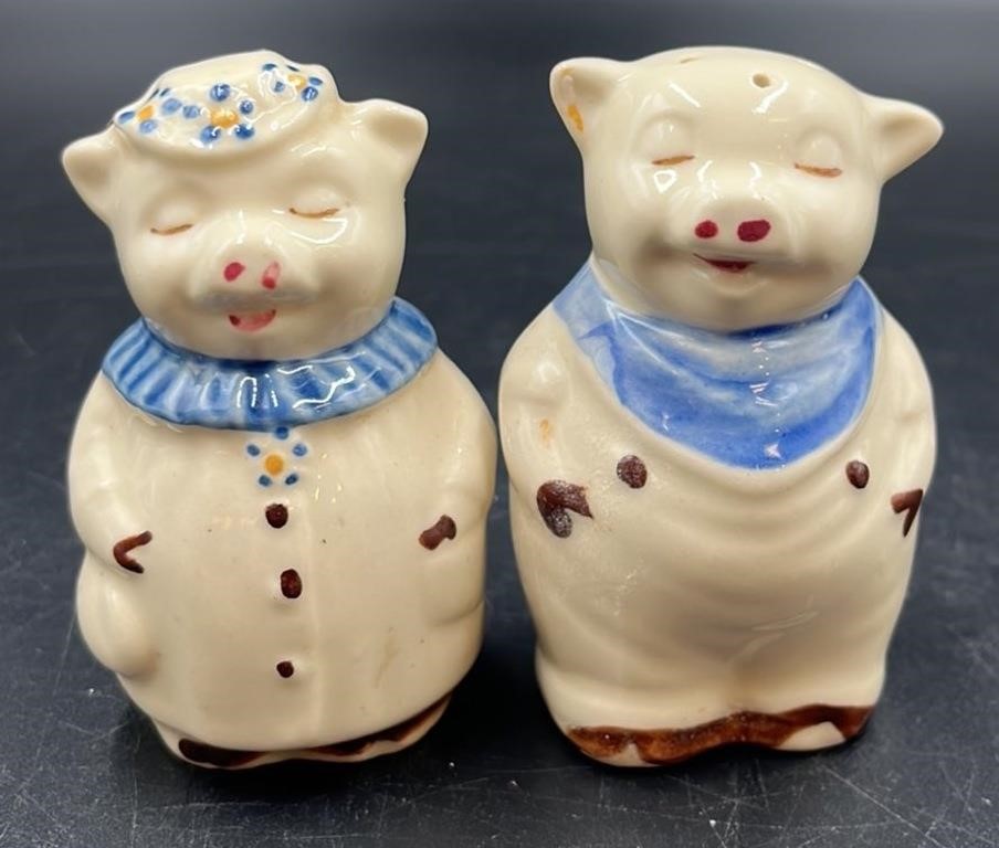 Vtg Shawnee Pottery Smiley Pig S&P Shakers