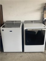 Maytag Bravos XL Electric Washer & Dryer