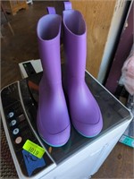 Cat&Jack size 4 rain boots