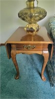 Drop leaf end table