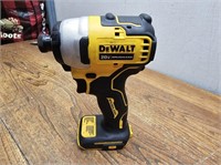 DEWALT 20 V LITHIUM ION 1/4in Bushless IMPACT