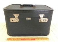 CHRISTIE BAGGAGE - AMHERST NS- CARRYING CASE