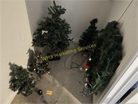 Small Christmas Trees & Wreath