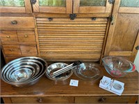 Pyrex glass pie dishes/stainless mixing bowls