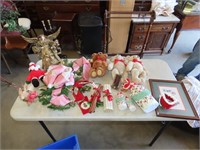 Table Lot of Bears & Christmas