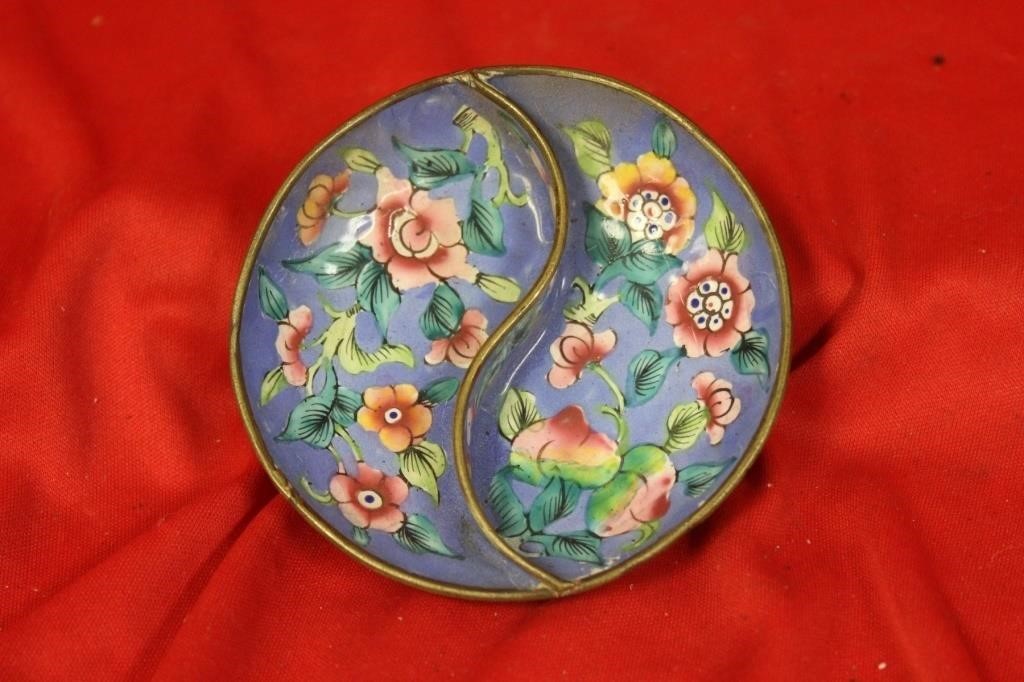 A Canton Enamel Chinese Small Dish