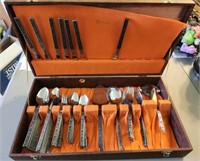 76 Pieces Eldan Stainless Japan Flatware Set in