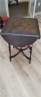 4 Drop Leaf Table (center)