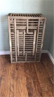 NICE WOODEN CHICKEN CRATE - GREAT CONDITION &