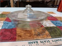 Pyrex Small Oval 4 Cup Baker. 032-632-B