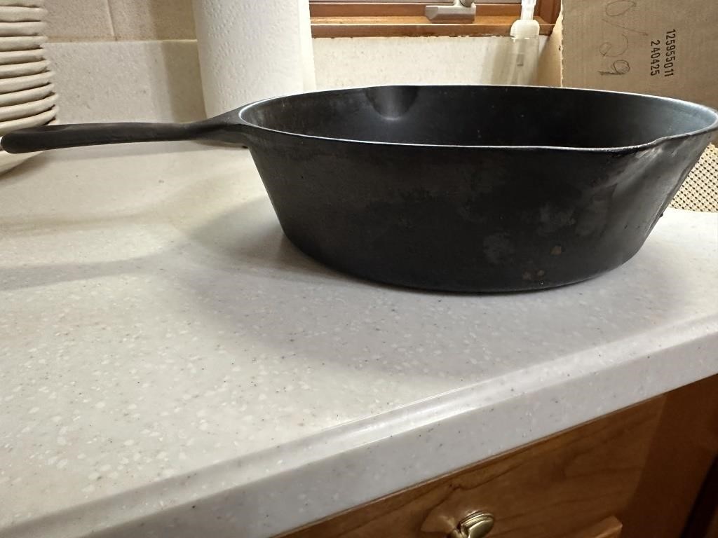 Deep cast iron skillet