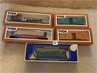TYCO 4 PC. INCL. STOCK CAR, S FLAT CAR AND AHM