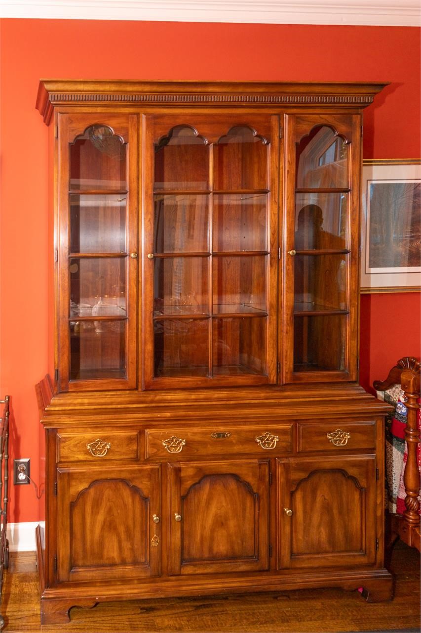 Staton Trutype Americana Brand China Cabinet