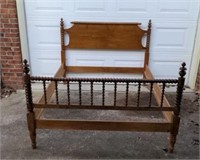 Full Size Vintage Spool Bed
