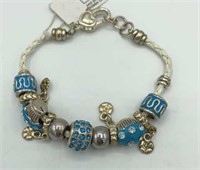 L & J Cupcake Bead Blue NWT Heart Clasp Bracelet