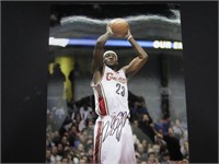 LeBron James Signed 8x10 Photo EUA COA