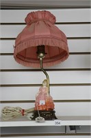 FIGURINE LAMP 18"