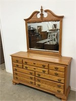 Super oak dresser with mirror. Great condition.