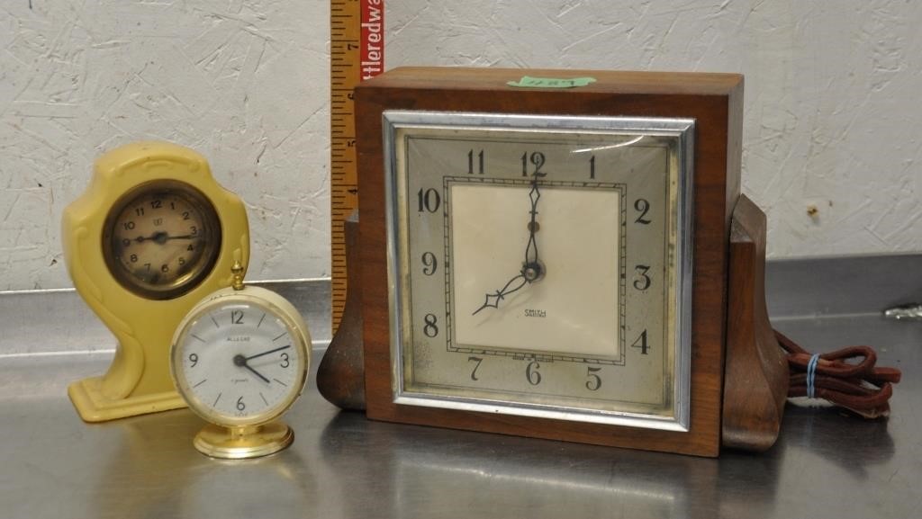 Vintage clocks, not working, see pics