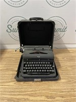 Vintage Royal Arrow portable Typewriter and case
