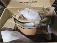 (Signs of usage) Size 9 Amazon Essentials W