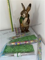 Tote with lid Easter decorations and more