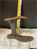 Cast iron cobbler shoe anvil