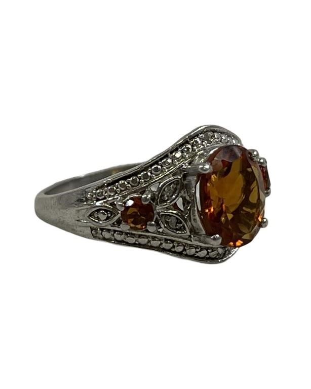 Ladies .925 Silver Garnet Ring