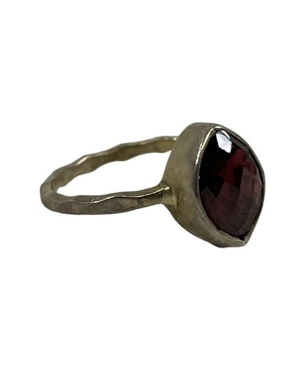 Ladies .925 Silver & Garnet Ring