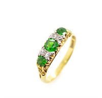 Antique diamond and chrysoprase 18ct gold ring