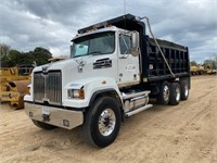 2017 WESTERN STAR 4700 SF TRI-AXLE DUMP TRUCK, 5KK