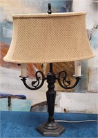 11 - VINTAGE TABLE LAMP (D108)