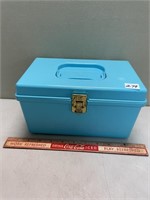 NEAT SEWING STORAGE CONTAINER WITH INSERT