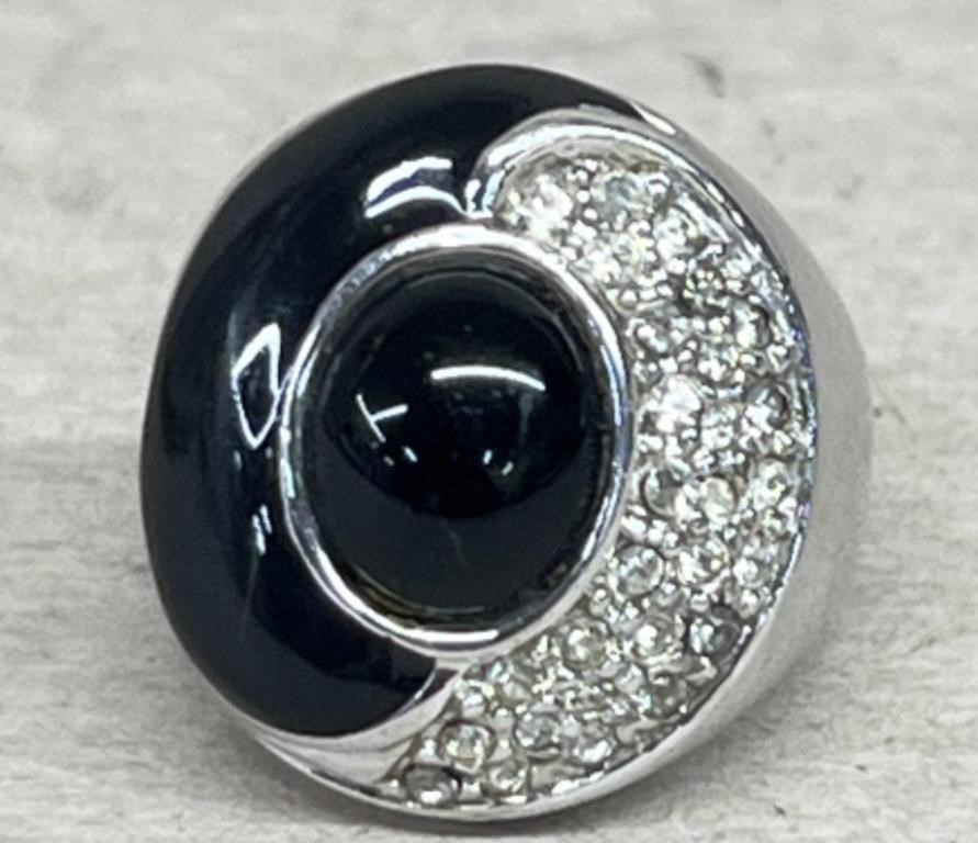 Costume jewelry ring with Blackstone size 8
