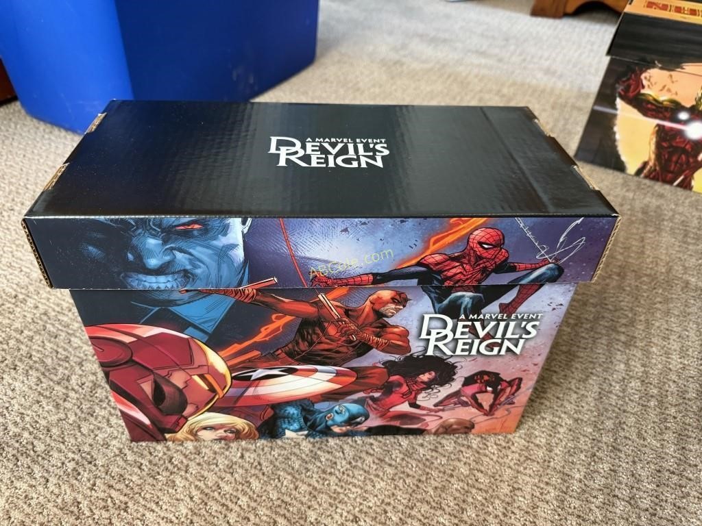 Marvel box filled with comic books (50+) "Devil's