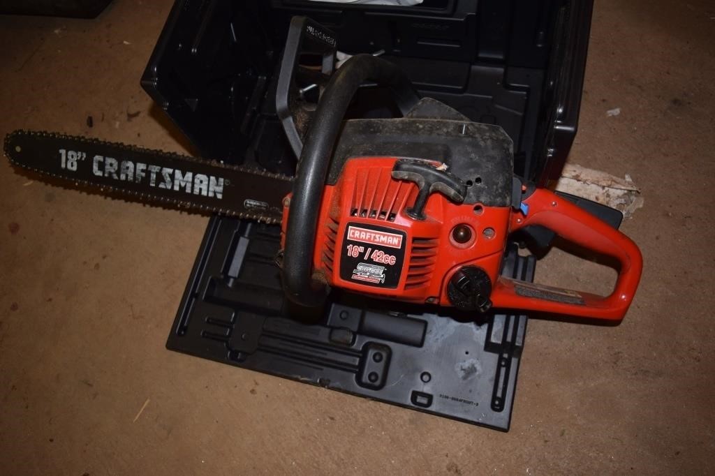 Craftsman 18" 42 cc Chainsaw in Case (runs)