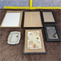 6pc Lot: Picture Frames and Wall Decor