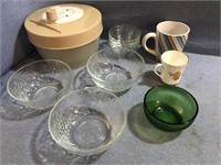 Kitchen Lot Including Set Of Three Med. Glass