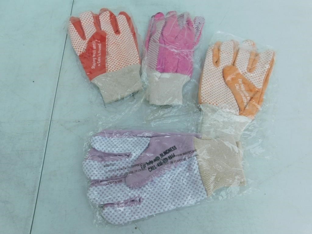 4 more pairs of women's garden gloves.