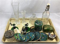 Tray lot of assorted glassware and trinket boxes