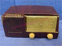 Old General Electric radio (model 400)